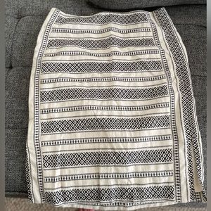 Black and white LOFT pencil skirt size 08